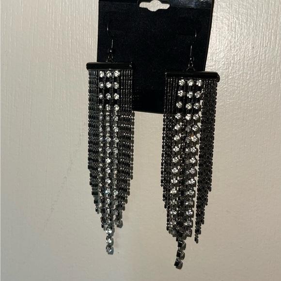 Sparkling Rhinestone And Chain 3 1/2” Chandelier Pierced Earrings - Picture 1 of 11